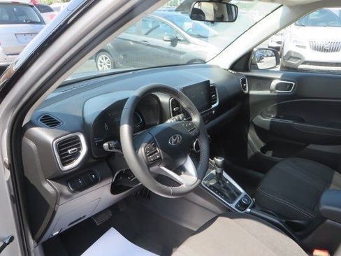 Used 2026 Hyundai Venue SEL FWD image 12