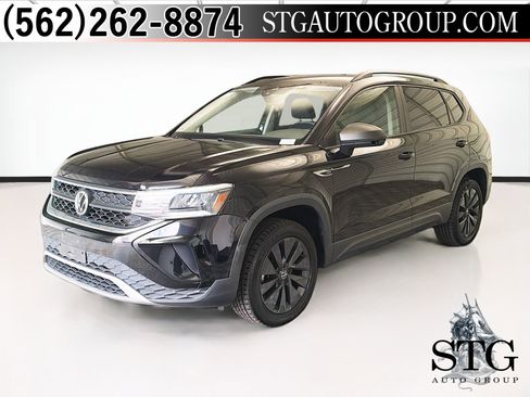 Used 2022 Volkswagen Taos S FWD image 1