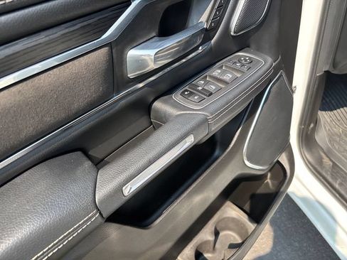 Used 2024 RAM 1500 Laramie AWD/4WD image 12