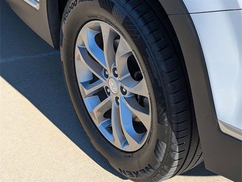 Used 2019 Hyundai Santa Fe SEL image 7