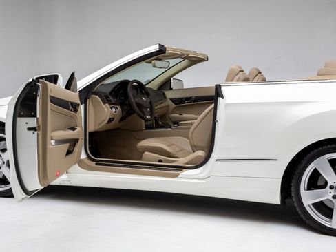 Used 2011 Mercedes-Benz E 550 Cabriolet image 18