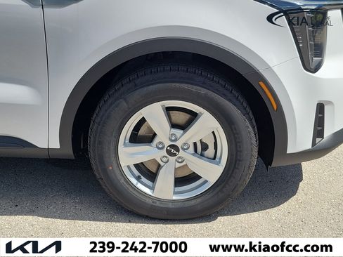 New 2026 Kia Sorento LX FWD image 7