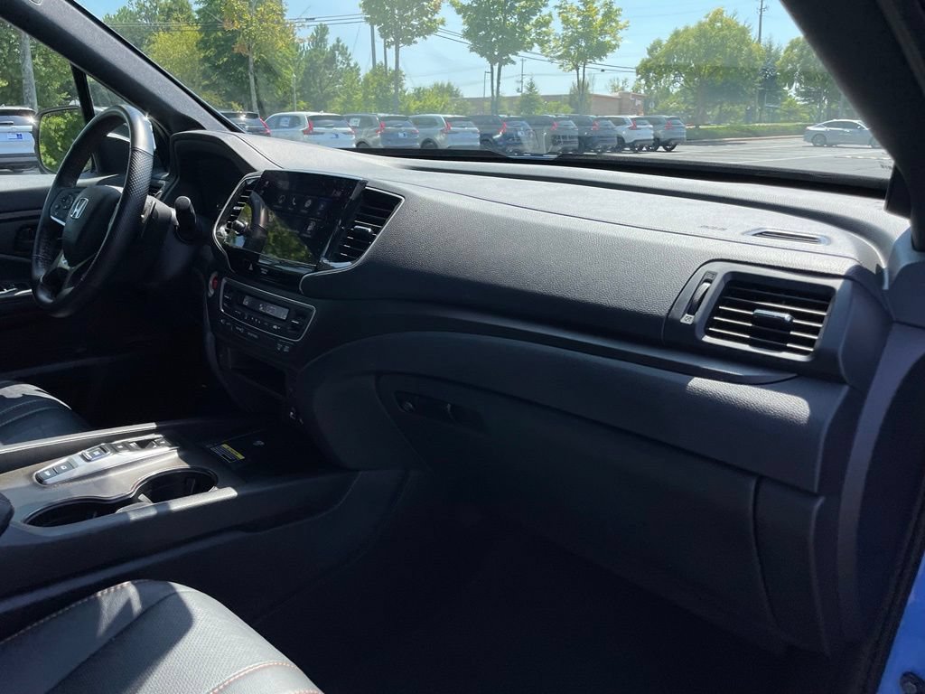 Certified 2025 Honda Passport TrailSport image 34