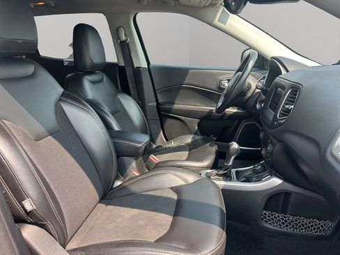 Used 2018 Jeep Compass Latitude w/ Popular Equipment Group AWD/4WD image 24