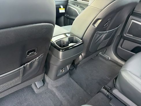 New 2025 Kia Telluride S image 8