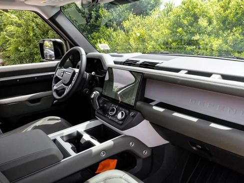 New 2026 Land Rover Defender 110 S AWD/4WD image 17