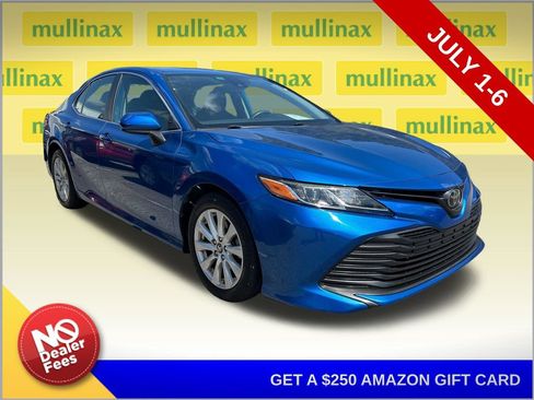 Used 2019 Toyota Camry LE FWD image 1