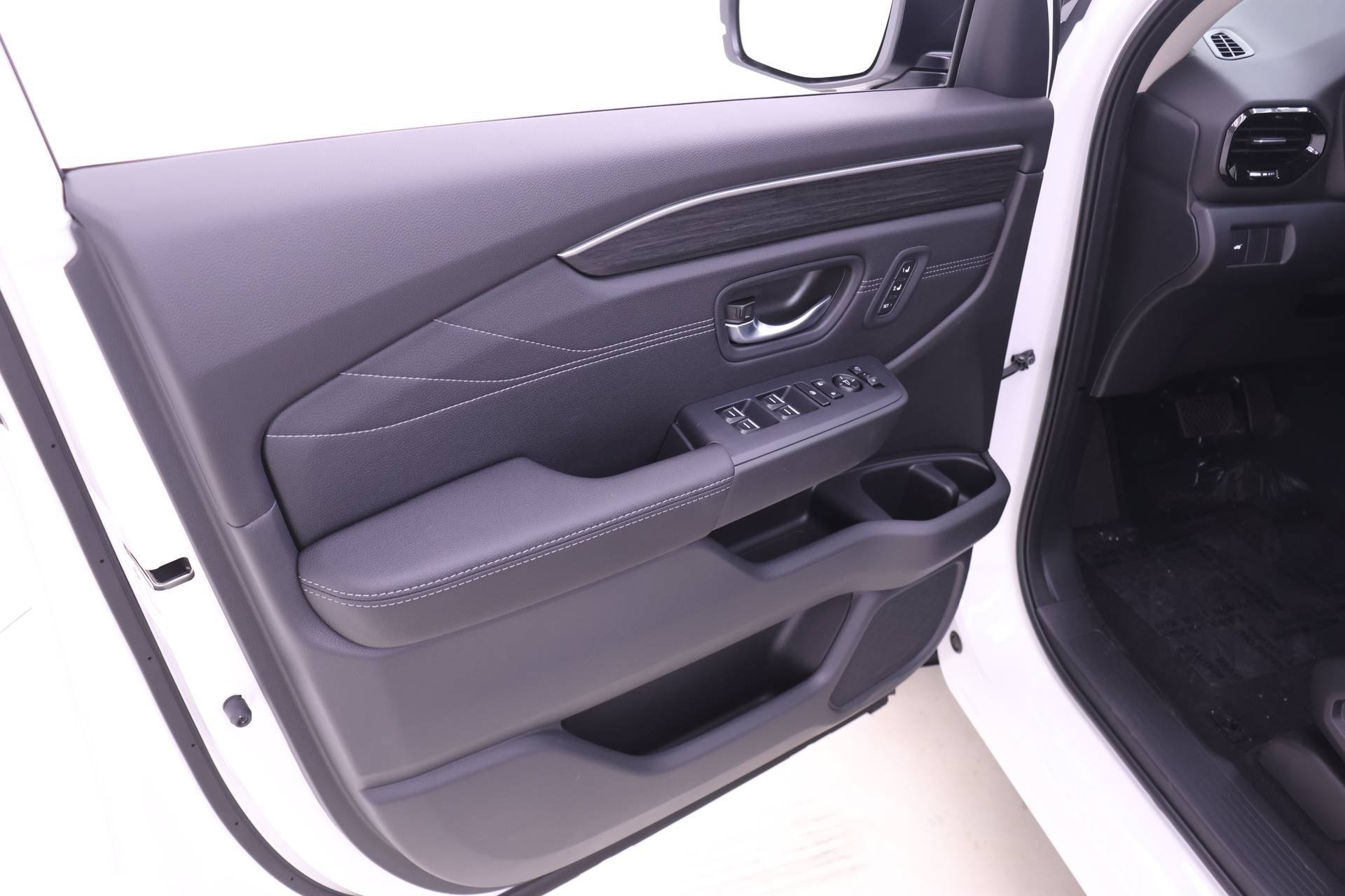 New 2026 Honda Pilot Touring image 9
