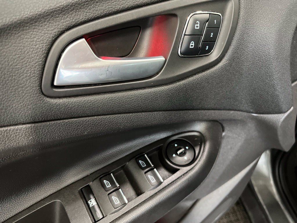 Used 2016 Ford Escape Titanium AWD/4WD image 4