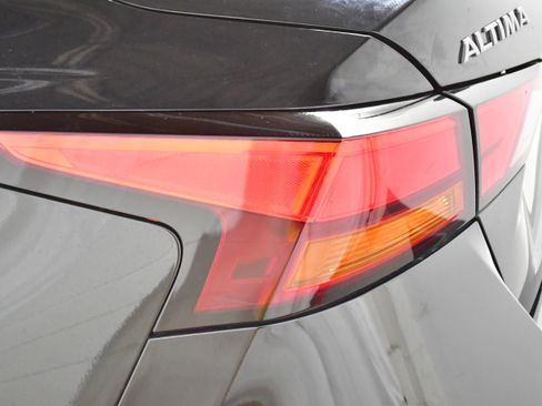 Used 2025 Nissan Altima 2.5 SV image 31
