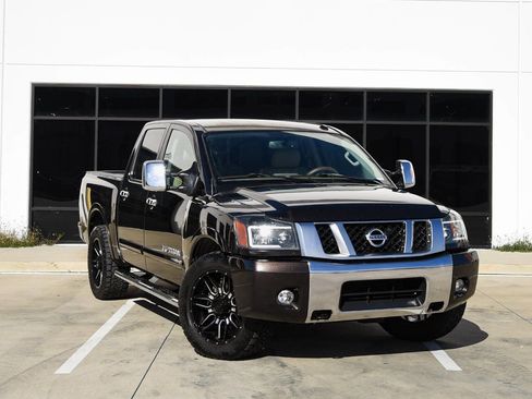 Used 2015 Nissan Titan SL w/ SL Max Utility Package image 1