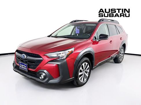 Certified 2025 Subaru Outback Premium AWD/4WD image 3