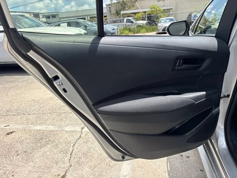 Used 2022 Toyota Corolla LE FWD image 12