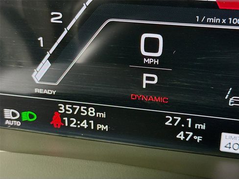 Used 2022 Audi RS Q8 image 2