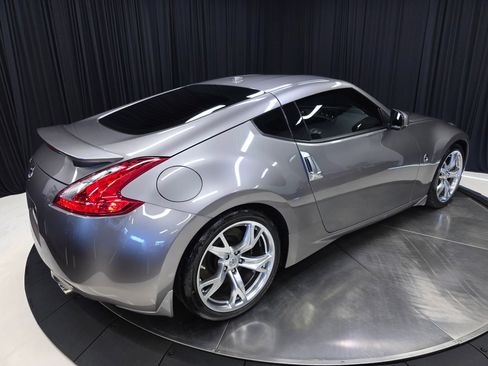 Used 2009 Nissan 370Z Touring w/ Sport Pkg RWD image 48