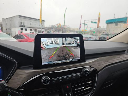 Used 2020 Ford Escape Titanium image 23