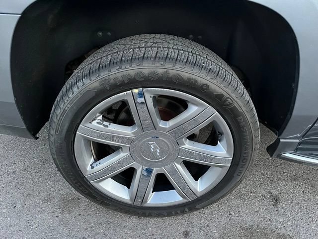 Used 2019 Cadillac Escalade ESV Luxury AWD/4WD image 18
