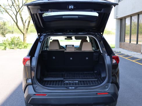 Certified 2024 Toyota RAV4 LE AWD/4WD image 16