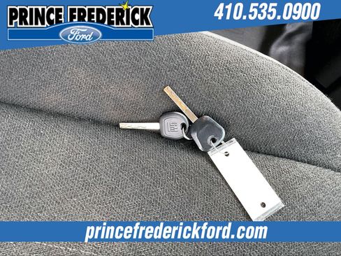 Used 2024 GMC Savana 2500 G25 w/ Driver Convenience Package image 10