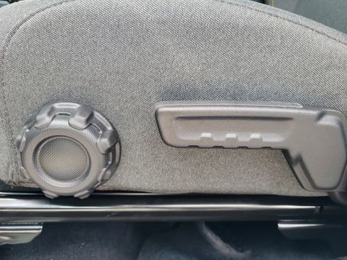 New 2025 Jeep Gladiator Sport AWD/4WD image 13