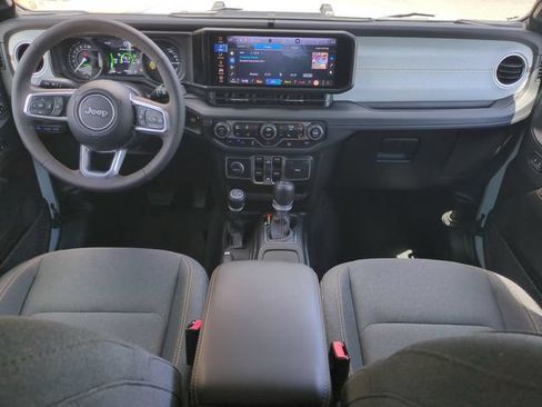 Used 2024 Jeep Wrangler Unlimited Sahara AWD/4WD image 15