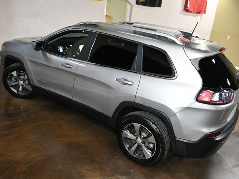 Used 2019 Jeep Cherokee Limited image 80