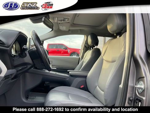 Used 2022 Toyota Sienna XLE image 10