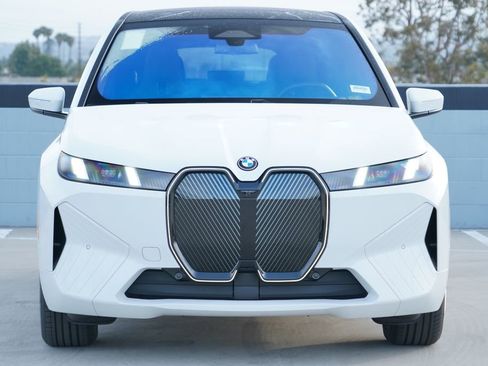 New 2026 BMW iX xDrive60 w/ Premium Package image 2