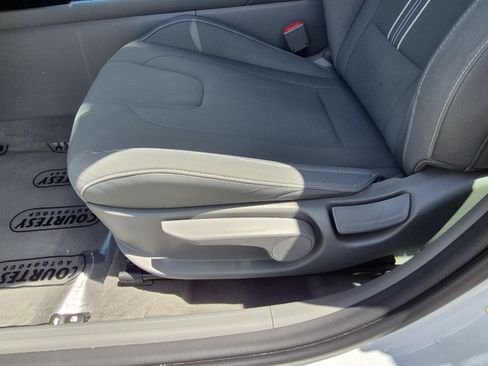 Certified 2024 Hyundai Elantra Blue FWD image 19