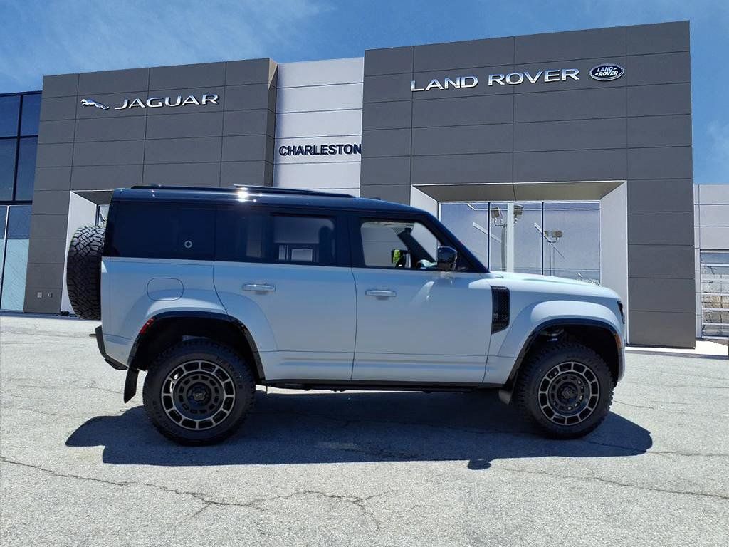 New 2026 Land Rover Defender 110 OCTA AWD/4WD image 6