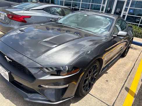Used 2018 Ford Mustang Premium w/ Ecoboost Performance Package RWD image 4