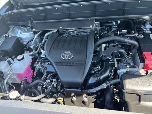 Used 2024 Toyota Highlander XSE FWD image 35