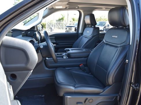 Used 2025 Ford Expedition Max Platinum w/ Driver's Package AWD/4WD image 28