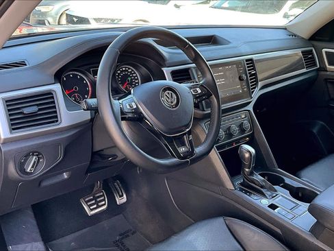 Used 2019 Volkswagen Atlas SE w/ Panoramic Sunroof Package image 17