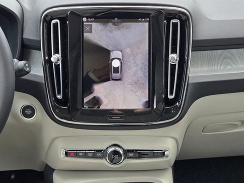 New 2026 Volvo XC40 B5 Ultra AWD/4WD image 18