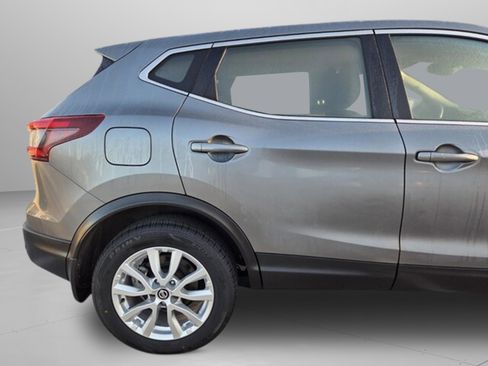 Certified 2021 Nissan Rogue Sport S image 27