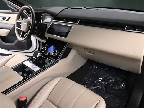 Used 2022 Land Rover Range Rover Velar R-Dynamic S image 16
