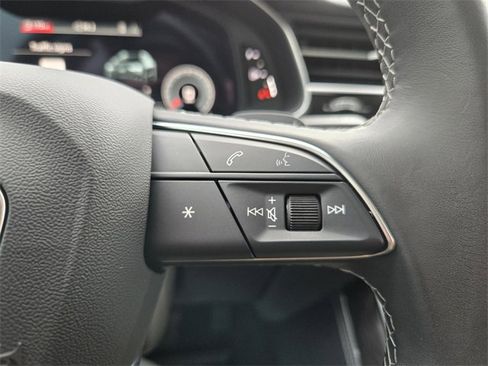 Used 2023 Audi Q8 Prestige image 25