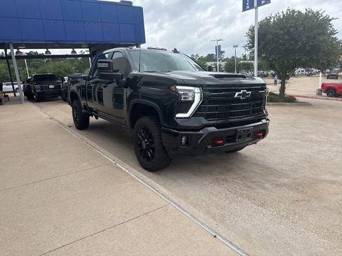 Used 2025 Chevrolet Silverado 2500 LT w/ Trail Boss Package AWD/4WD image 2