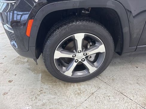 Used 2023 Jeep Grand Cherokee Limited w/ Trailer Tow Prep Group (B) image 6