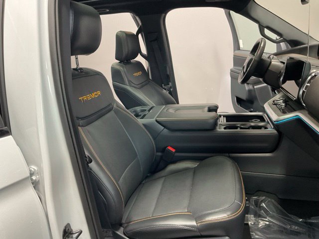 Used 2025 Ford Expedition Tremor AWD/4WD image 23