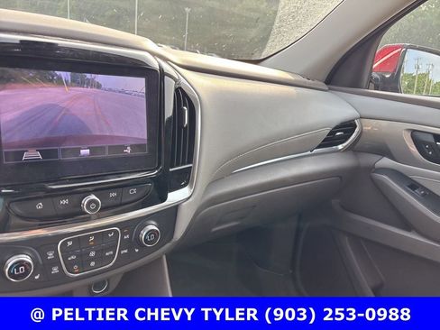 Used 2020 Chevrolet Traverse LT FWD image 16