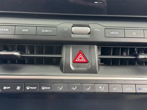 Used 2025 Kia K4 FWD image 23