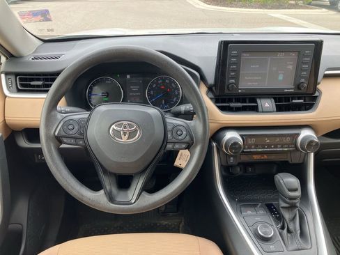 Used 2020 Toyota RAV4 LE AWD/4WD image 7