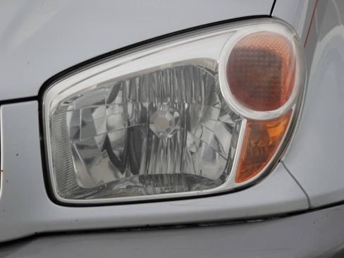 Used 2005 Toyota RAV4 4WD image 33