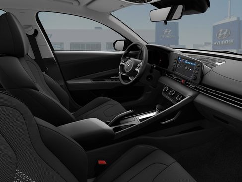 Used 2023 Hyundai Elantra SE image 15