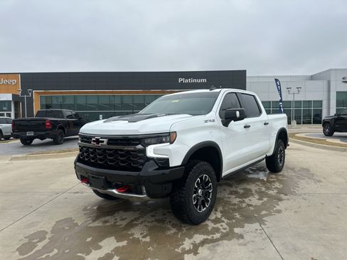 Used 2025 Chevrolet Silverado 1500 ZR2 w/ Technology Package image 1