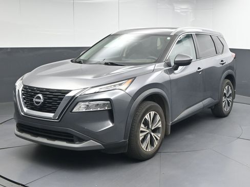Used 2022 Nissan Rogue SV w/ SV Premium Package image 4