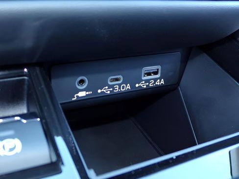 Certified 2025 Subaru Outback Premium image 22