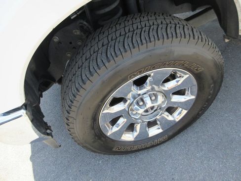 Used 2019 Ford F350 King Ranch w/ King Ranch Ultimate Package AWD/4WD image 16